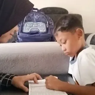 Momen belajar bersama guru privat Sainspiq Kidz 7